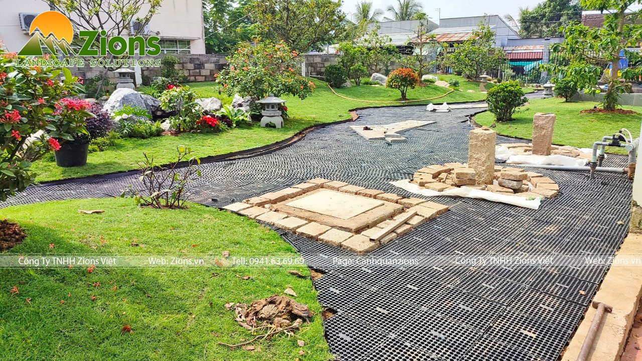 Vỉ nhựa thoát nước sân vườn zions